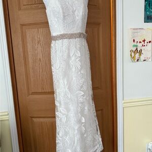 Elegant White Floral Dress